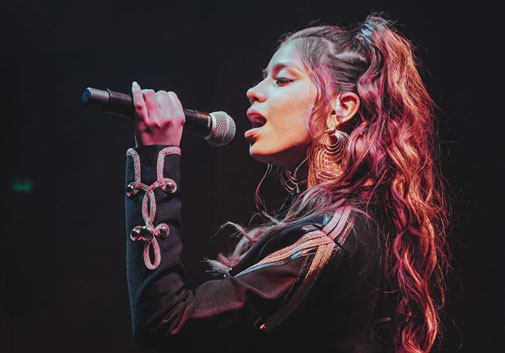 Dahiana Salazar y la libertad de su voz en la música popular.