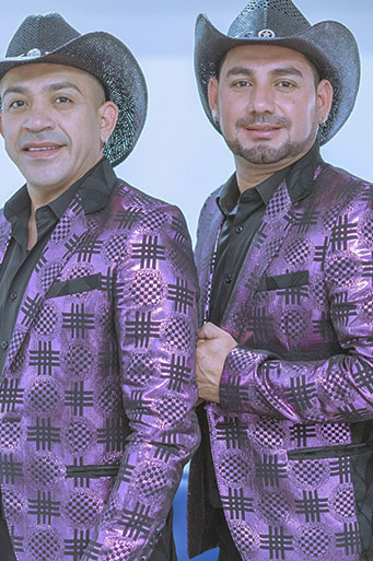 Yimmy Alamao y Carlos Navas, Los Caballeros del Canto, enamoran con su música popular