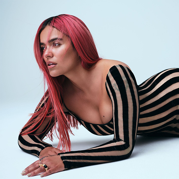 Karol G firma con Interscope Records 