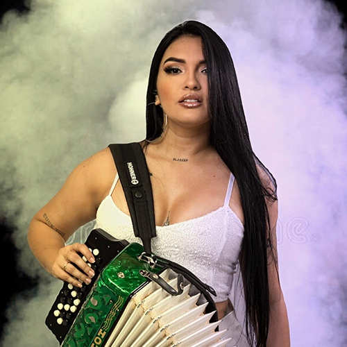 Moly la patrona junto a Giovanny Ayala  