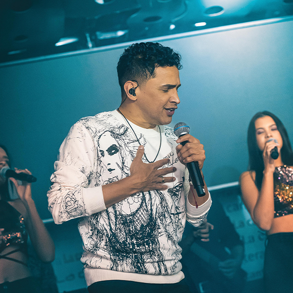 Jorge CeledÃ³n seduce a Europa  