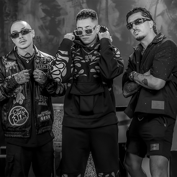 Kapla y Miky junto a Andy Rivera en 