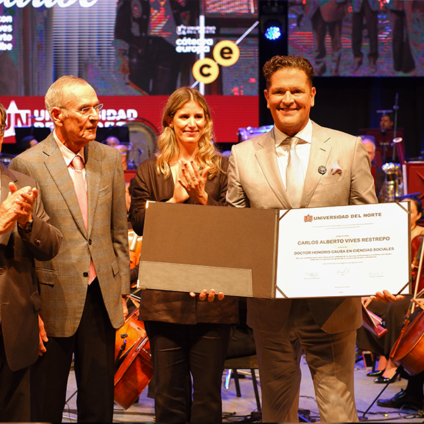 Carlos Vives recibiÃ³ doctorado Honoris Causa