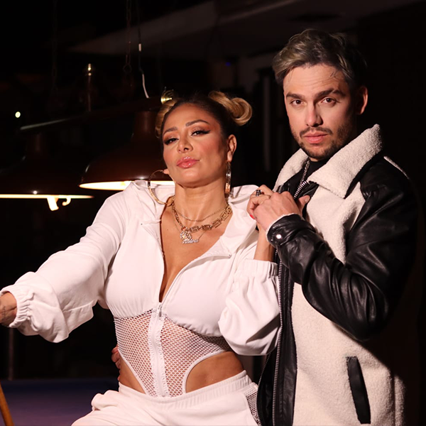 J One y Cristina Eustage Presentan 