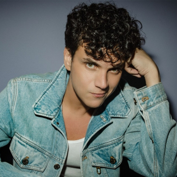 Silvestre Dangond anuncia nuevos managemetn globales