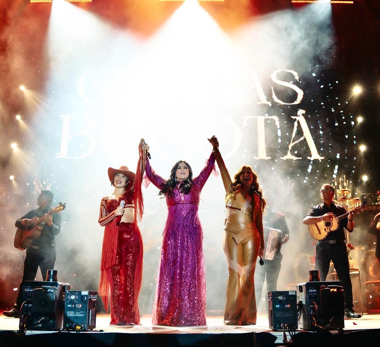 ARELYS HENAO, PAOLA JARA Y FRANCY HACEN HISTORIA EN EL MOVISTAR ARENA