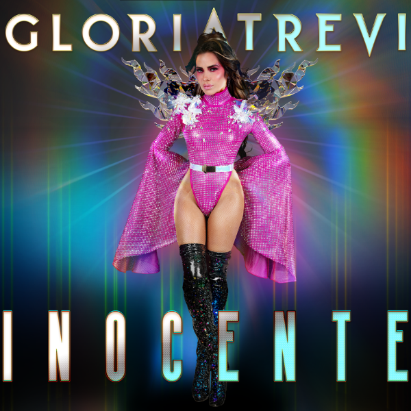 Gloria Trevi se muestra 