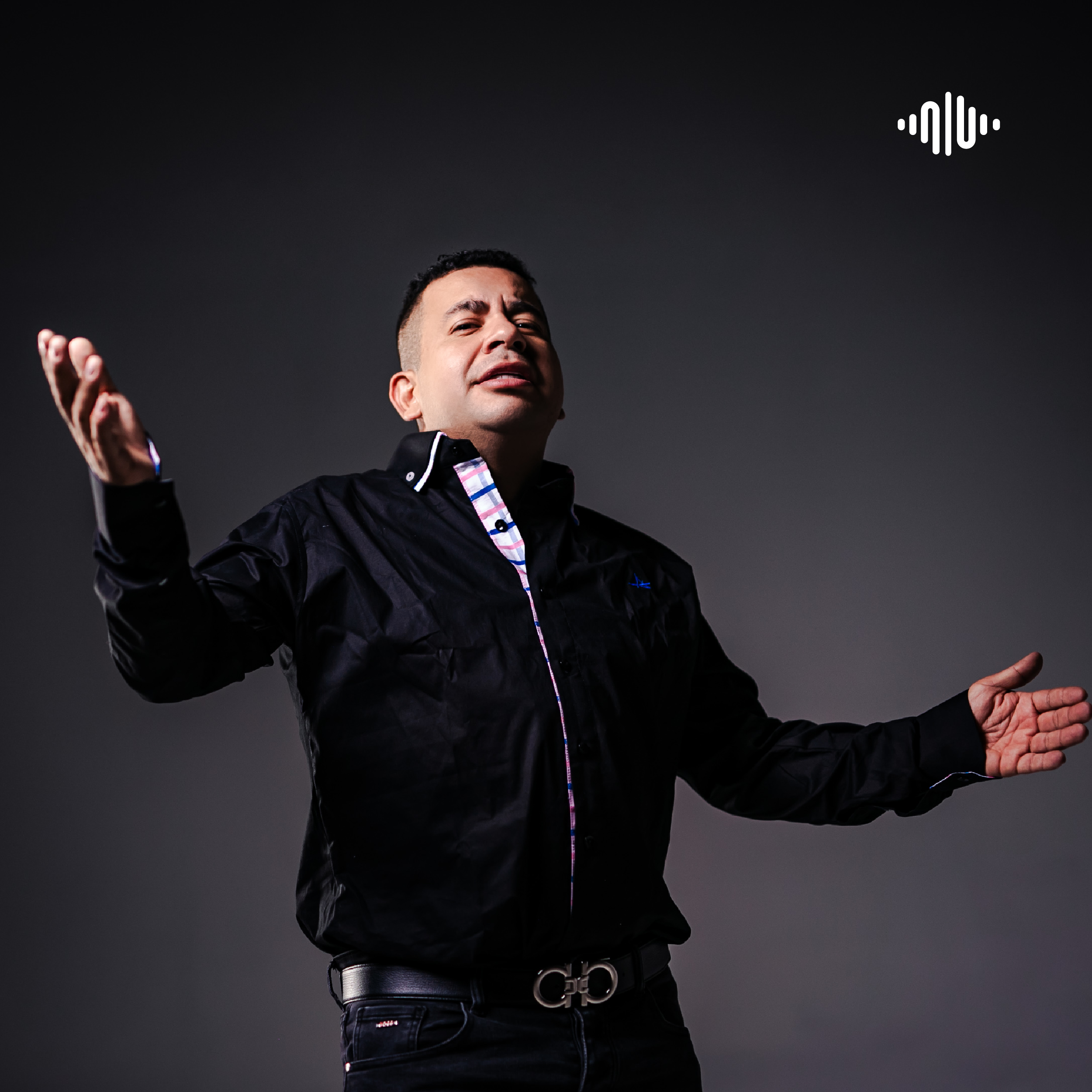 Warner Music Group apuesta por El Chakal del Sur tras su Ã©xito viral 