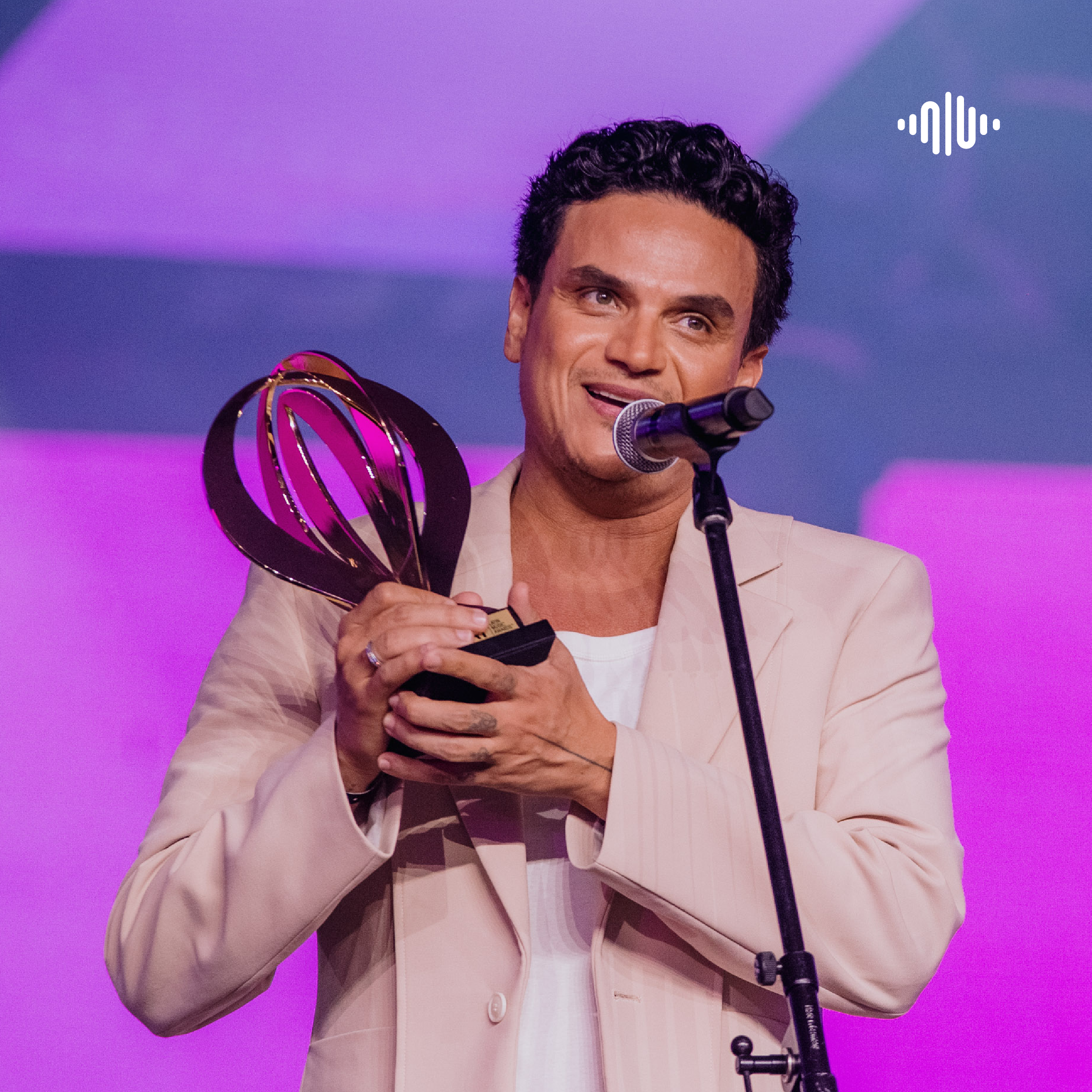 Silvestre Dangond recibe doble reconocimiento en los Heat Latin Music Awards 