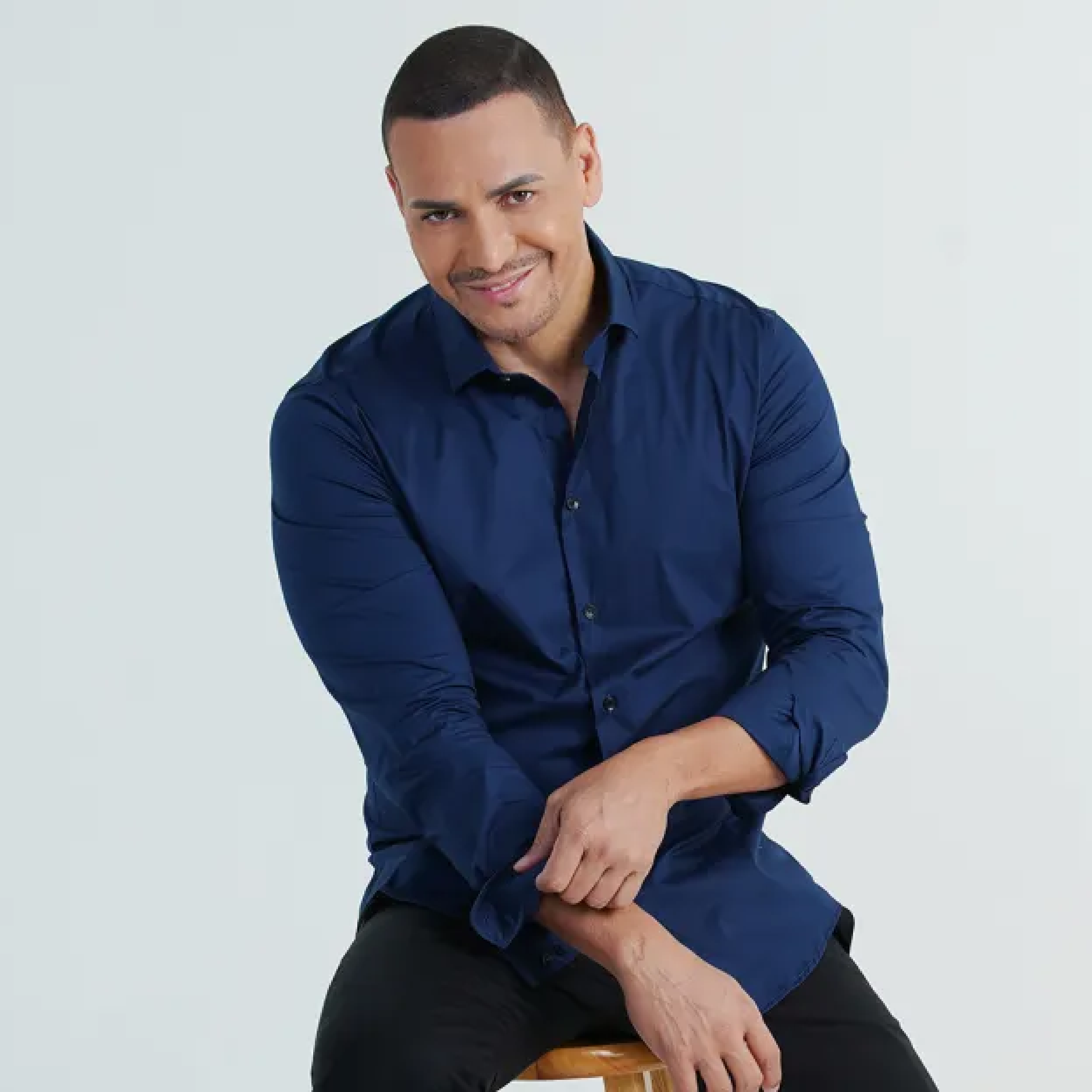 VÃ­ctor Manuelle De Regreso en el Top 10 de la Lista Tropical Airplay 