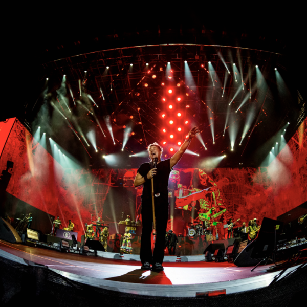 Â¡Carlos Vives! LlenÃ³ el estadio el CampÃ­n celebrando sus 30 aÃ±os junto a la provincia.