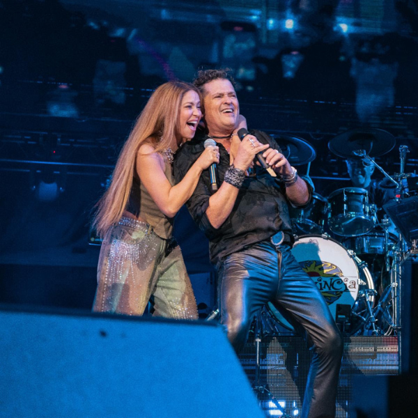 Carlos Vives recibiÃ³ sorpresa de Shakira. 