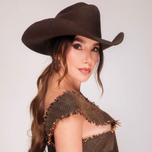 Paola Jara regresa a los escenarios junto a su hija Emilia