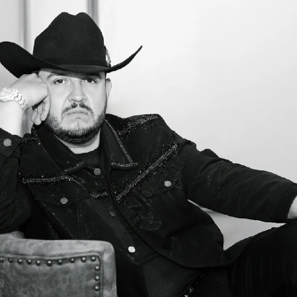 EdÃ©n MuÃ±oz entra al top de las canciones con mejor impacto 