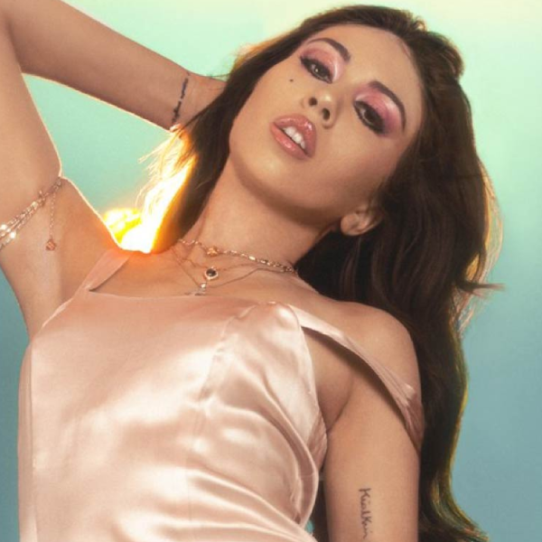 KALI UCHIS ANUNCIA SU QUINTO ALBUM DE ESTUDIO SINCERELY