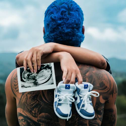 Blessd y Manuela QM esperan su primer hijo 