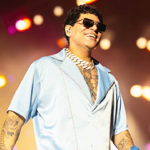 Grupo Firme se estrena en el g&eacute;nero mariachi con Cabr&oacute;n y medio