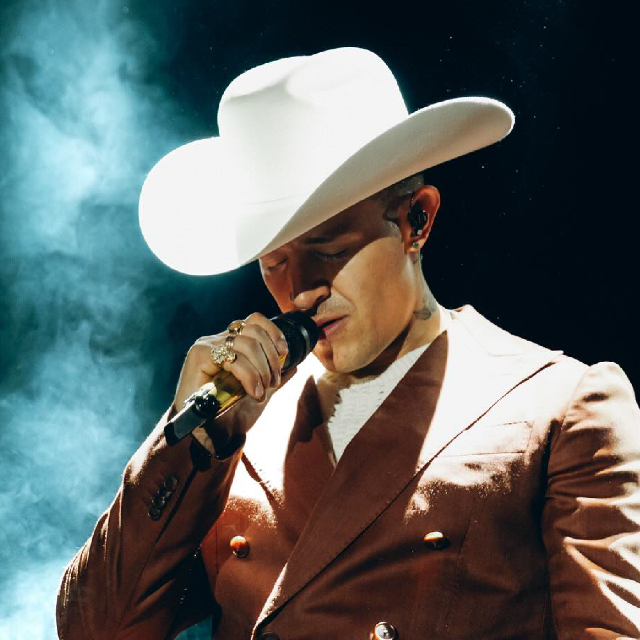 Luis Alfonso, el Se&ntilde;orazo que le dio un plus a la m&uacute;sica popular
