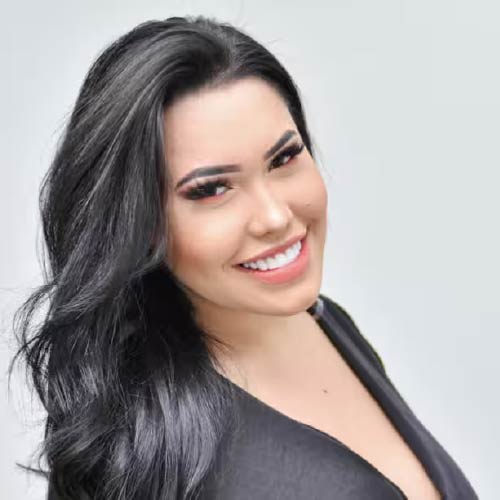 Ana del Castillo&colon; la mujer desde la ra&iacute;z