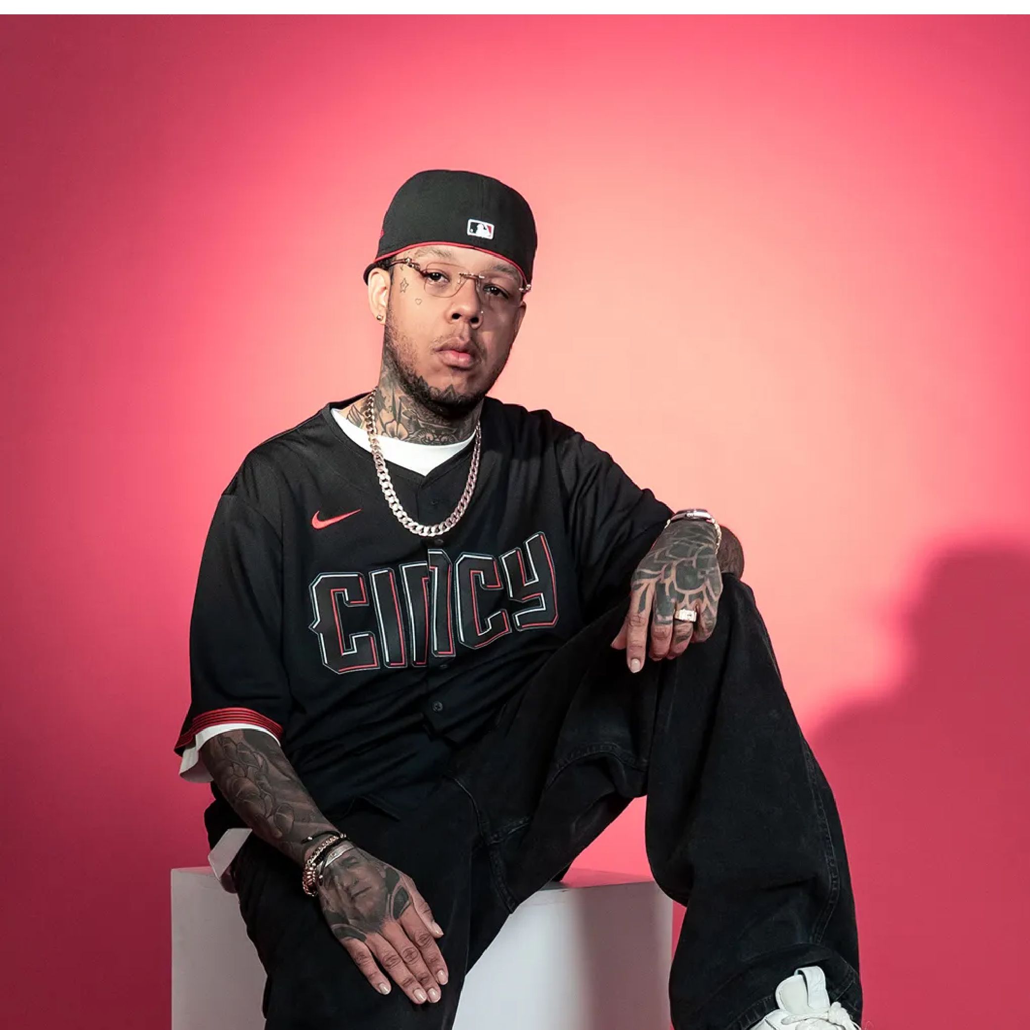 Akapellah, la voz que llev&oacute; el rap venezolano, llega a Bogot&aacute;