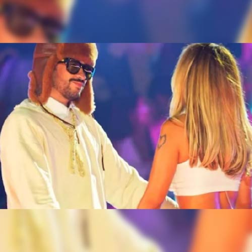 Karol G grita que est&aacute; soltera en concierto de Bad Bunny.