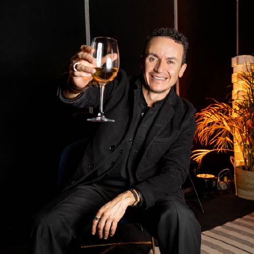 Suena Decibeles: Fonseca, La banda del 5, Eros Ramazzoti, Elkno, Beéle