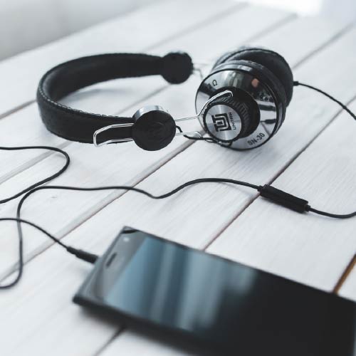 Las nuevas voces que marcan el pulso de la radio  