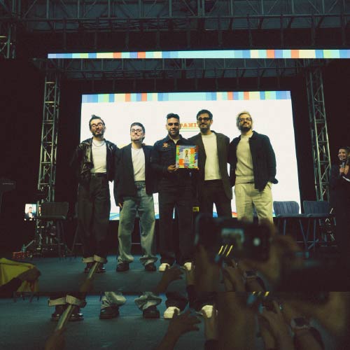Morat se une a la campa&ntilde;a de Panini para el Mundial 2026 en Colombia junto a Falcao