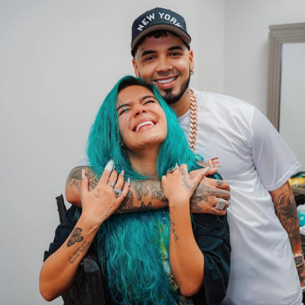 Karol G y Anuel AA en el show en Puerto Rico