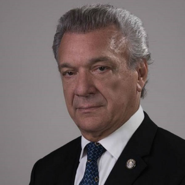 FalleciÃ³ la voz argentina de la balada, Elio Roca 