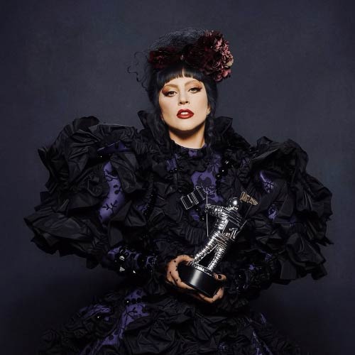 LADY GAGA ARRASA EN LOS MTV AWARDS 2025 