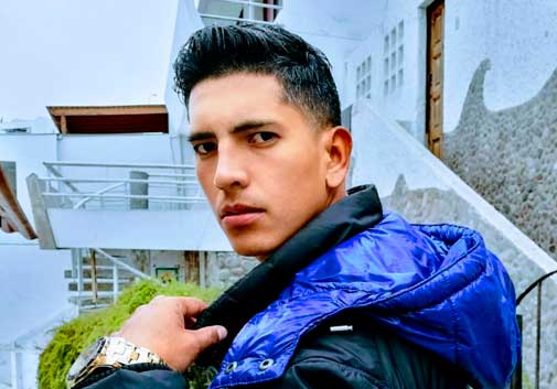 Su nombre es Jhon Camacho, naciÃ³ en una familia humilde  